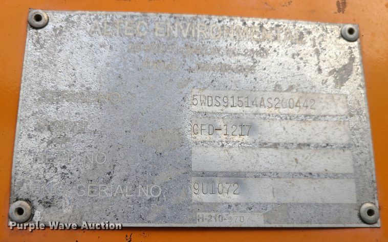 image for item JW9801 2010 Altec CFD1217  wood chipper