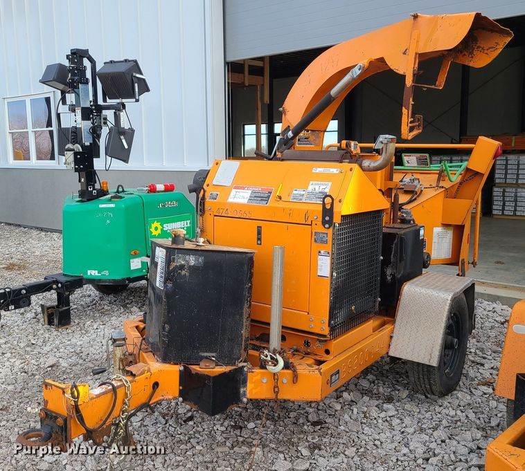 image for item JW9802 2011 Altec CFD1217  wood chipper