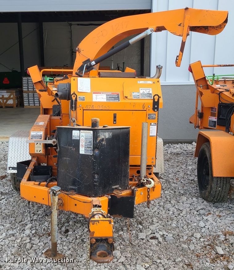 image for item JW9802 2011 Altec CFD1217  wood chipper