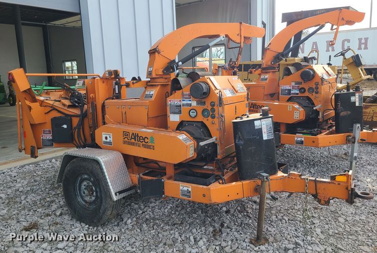 image for item JW9802 2011 Altec CFD1217  wood chipper