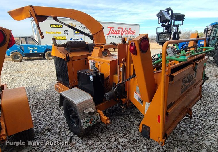 image for item JW9802 2011 Altec CFD1217  wood chipper