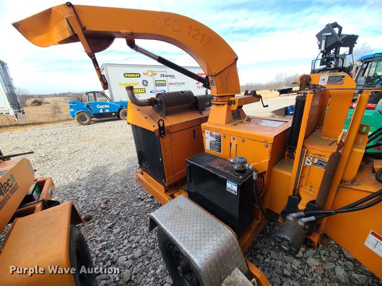 image for item JW9802 2011 Altec CFD1217  wood chipper
