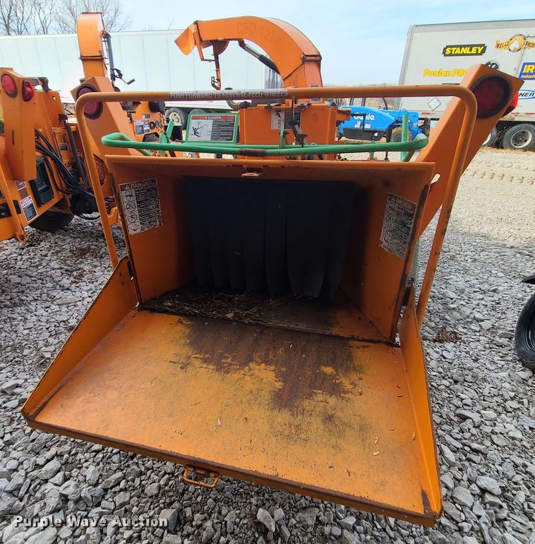 image for item JW9802 2011 Altec CFD1217  wood chipper