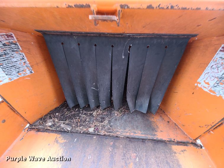 image for item JW9802 2011 Altec CFD1217  wood chipper