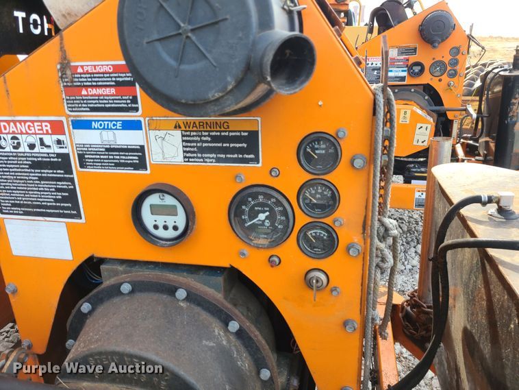 image for item JW9802 2011 Altec CFD1217  wood chipper