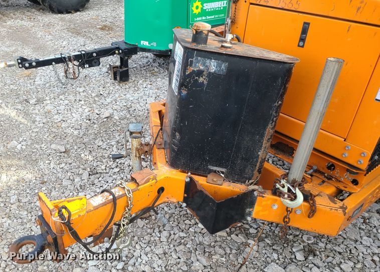 image for item JW9802 2011 Altec CFD1217  wood chipper