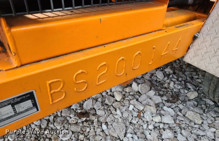 image for item JW9802 2011 Altec CFD1217  wood chipper