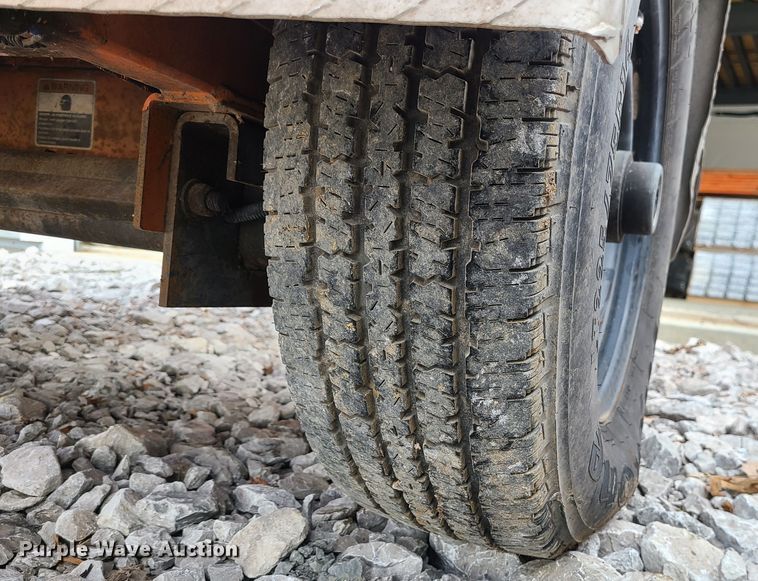 image for item JW9802 2011 Altec CFD1217  wood chipper