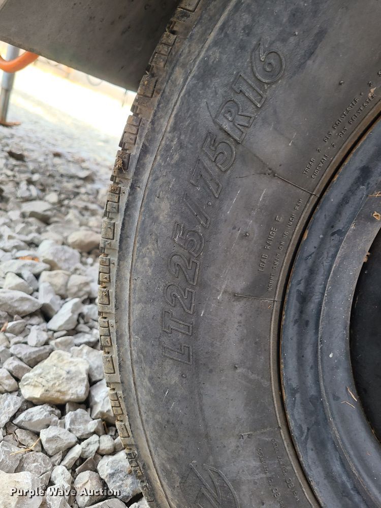 image for item JW9802 2011 Altec CFD1217  wood chipper