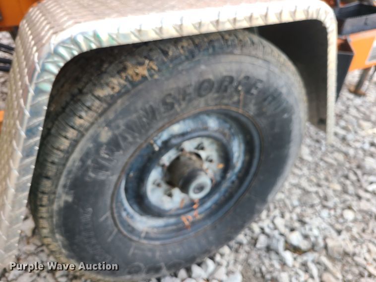 image for item JW9802 2011 Altec CFD1217  wood chipper