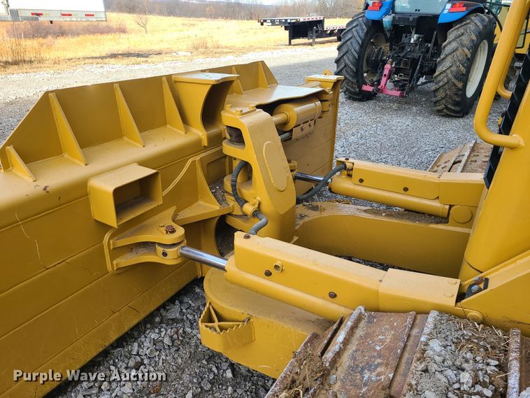 image for item JW9804 2012 Caterpillar D6N LGP  dozer