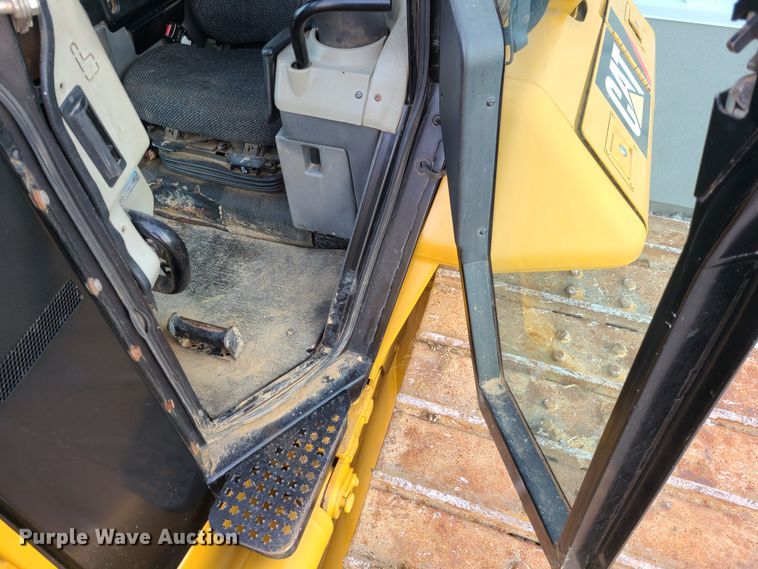 image for item JW9804 2012 Caterpillar D6N LGP  dozer