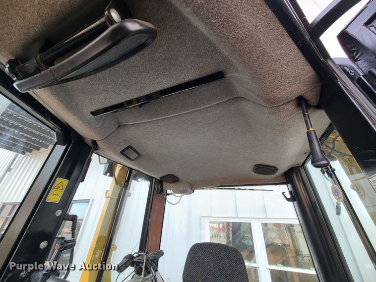 image for item JW9804 2012 Caterpillar D6N LGP  dozer