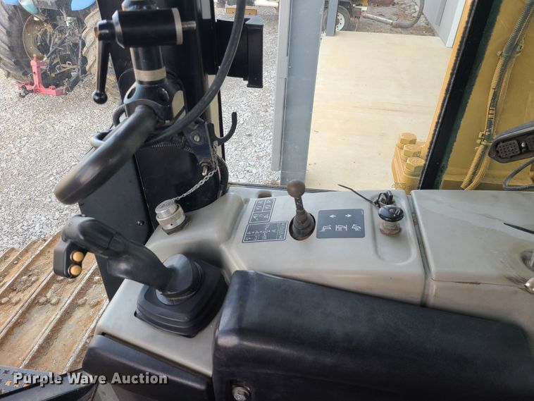 image for item JW9804 2012 Caterpillar D6N LGP  dozer