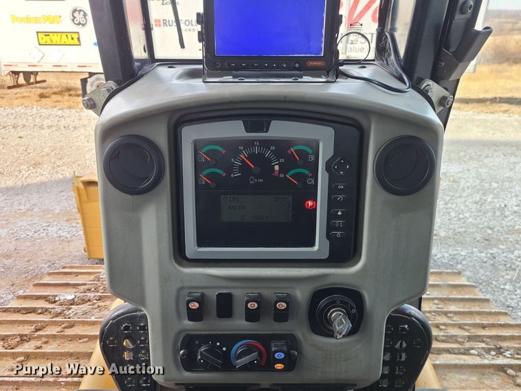 image for item JW9804 2012 Caterpillar D6N LGP  dozer