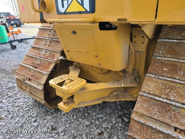 image for item JW9804 2012 Caterpillar D6N LGP  dozer