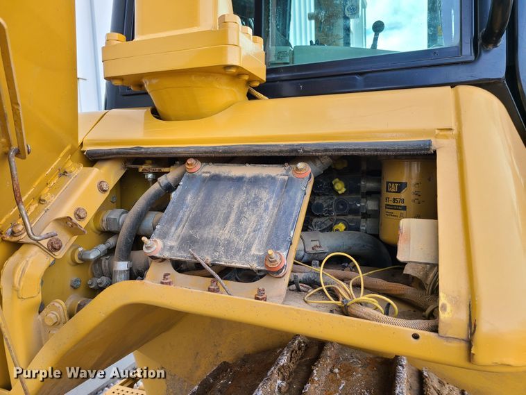image for item JW9804 2012 Caterpillar D6N LGP  dozer