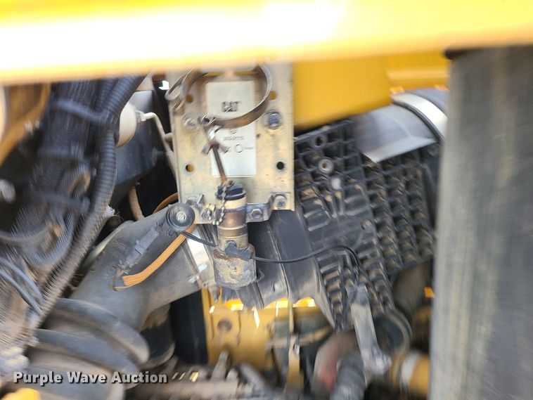 image for item JW9804 2012 Caterpillar D6N LGP  dozer