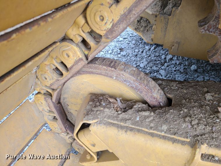 image for item JW9804 2012 Caterpillar D6N LGP  dozer