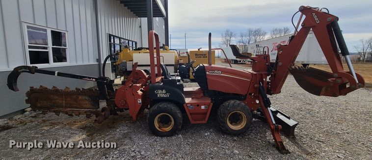 image for item JW9806 2005 Ditch Witch RT55H  trencher