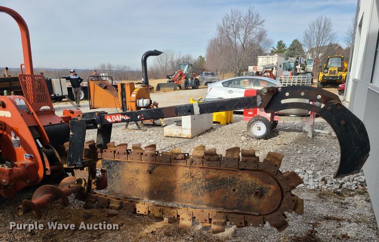 image for item JW9806 2005 Ditch Witch RT55H  trencher