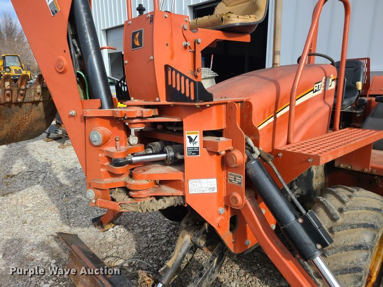 image for item JW9806 2005 Ditch Witch RT55H  trencher