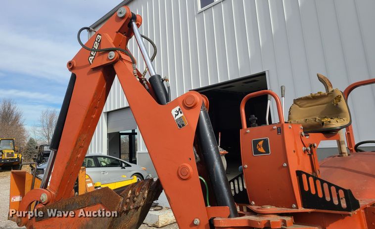 image for item JW9806 2005 Ditch Witch RT55H  trencher