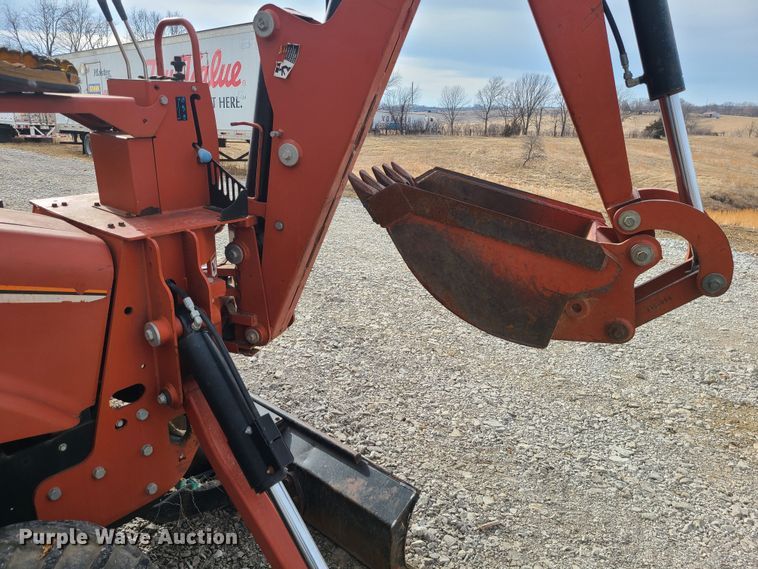 image for item JW9806 2005 Ditch Witch RT55H  trencher