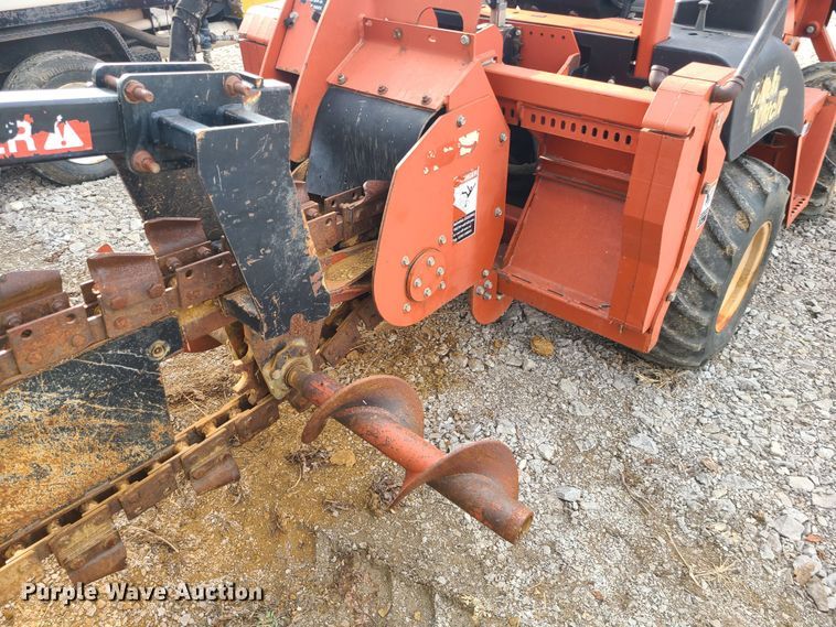 image for item JW9806 2005 Ditch Witch RT55H  trencher