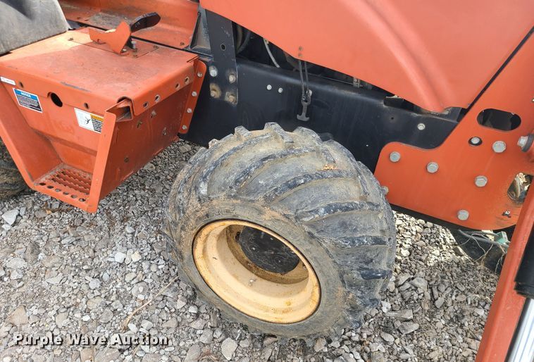 image for item JW9806 2005 Ditch Witch RT55H  trencher