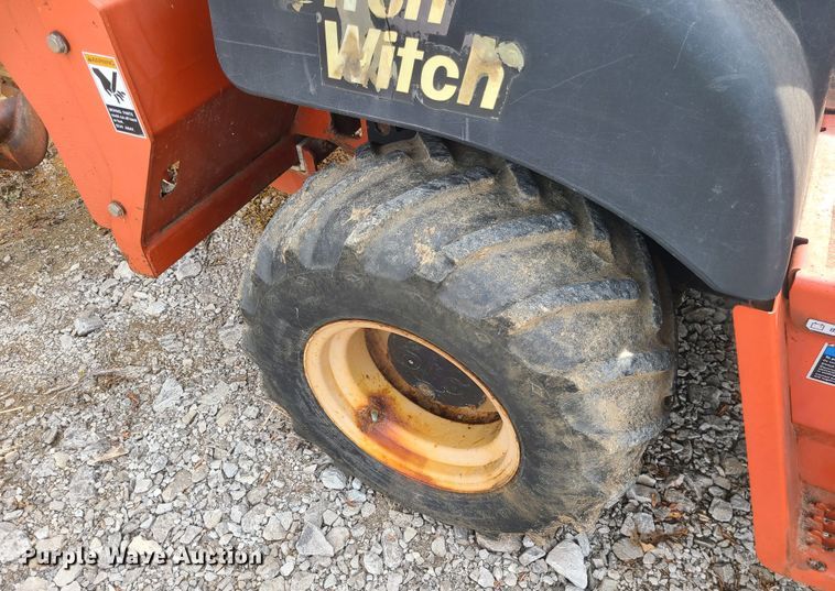 image for item JW9806 2005 Ditch Witch RT55H  trencher