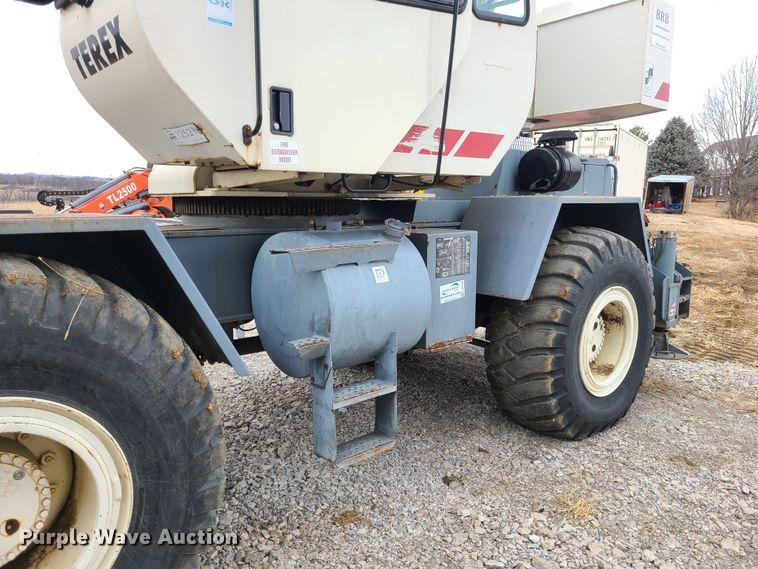 image for item JW9817 2001 Terex RT230  crane