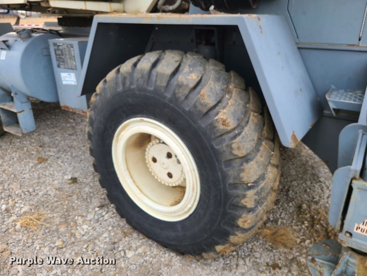 image for item JW9817 2001 Terex RT230  crane