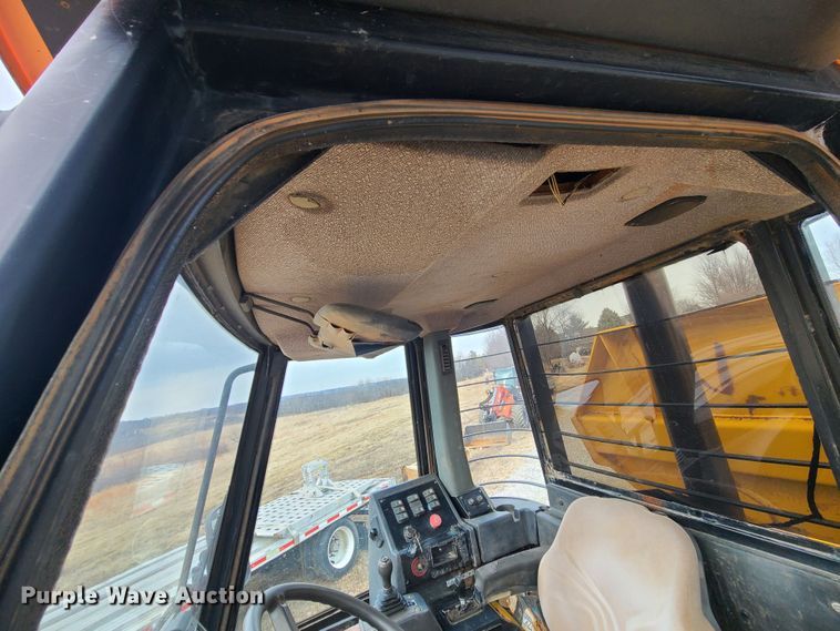 image for item JW9818 2006 JCB 722  haul truck