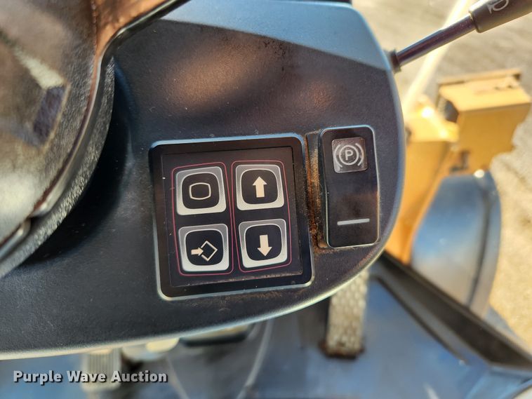 image for item KT9486 2011 Case 621E XR  wheel loader