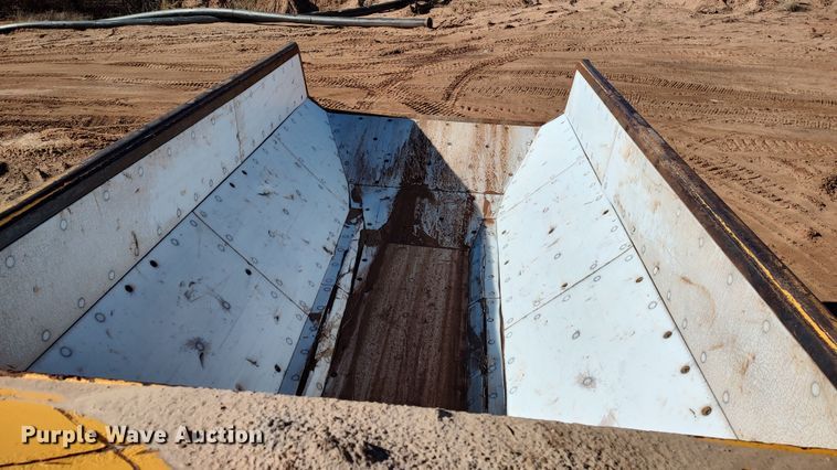 image for item LA9303 2015 Volvo A25G  haul truck