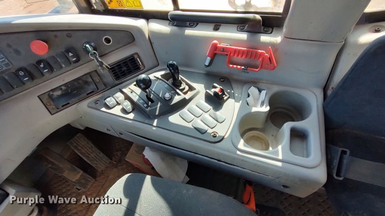 image for item LA9303 2015 Volvo A25G  haul truck