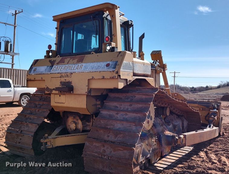 image for item LA9306 2004 Caterpillar D6R LGP Series II  dozer