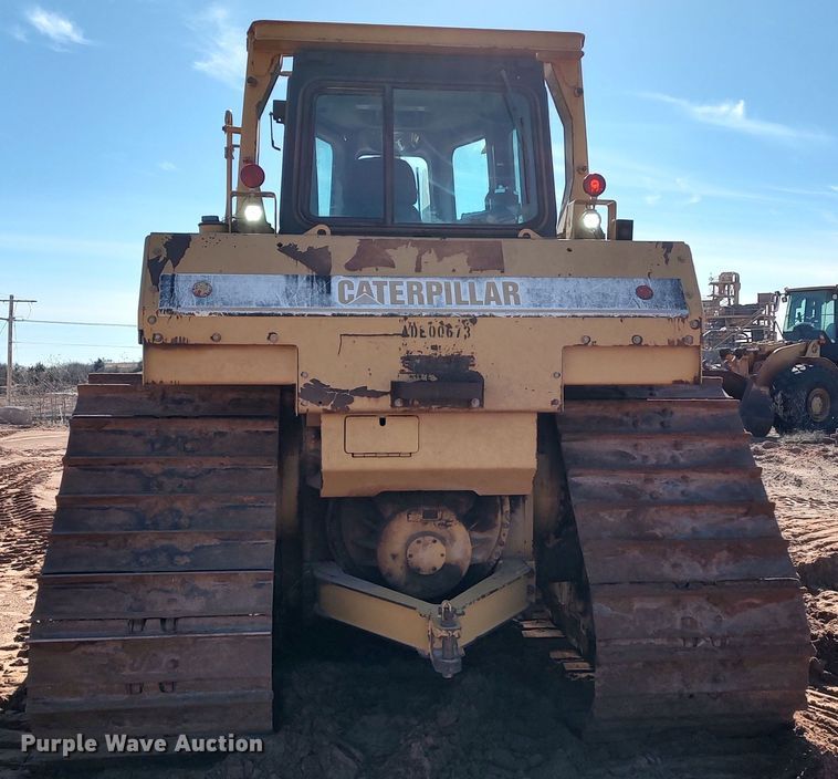 image for item LA9306 2004 Caterpillar D6R LGP Series II  dozer