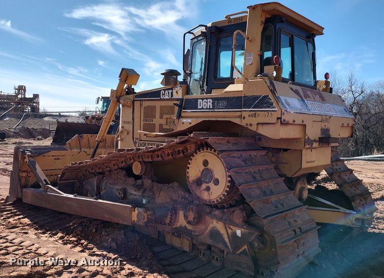 image for item LA9306 2004 Caterpillar D6R LGP Series II  dozer