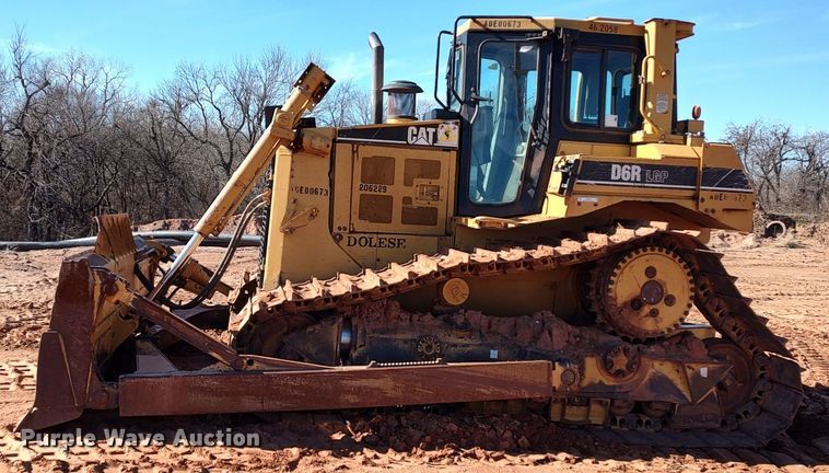 image for item LA9306 2004 Caterpillar D6R LGP Series II  dozer
