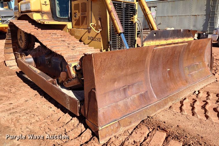 image for item LA9306 2004 Caterpillar D6R LGP Series II  dozer