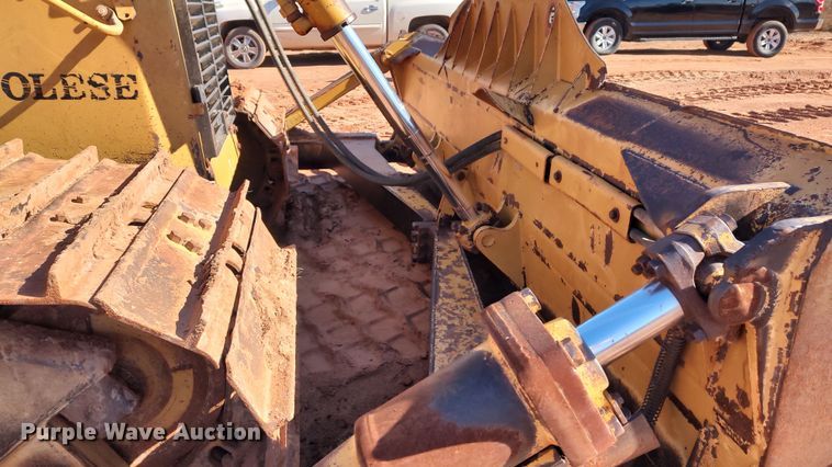 image for item LA9306 2004 Caterpillar D6R LGP Series II  dozer