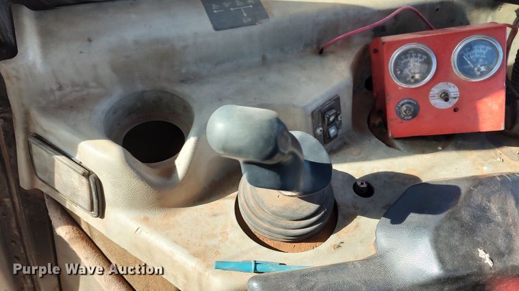 image for item LA9306 2004 Caterpillar D6R LGP Series II  dozer