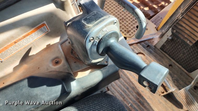 image for item LA9306 2004 Caterpillar D6R LGP Series II  dozer