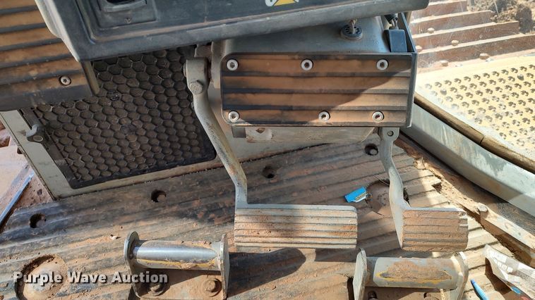image for item LA9306 2004 Caterpillar D6R LGP Series II  dozer