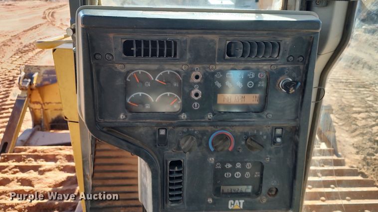 image for item LA9306 2004 Caterpillar D6R LGP Series II  dozer