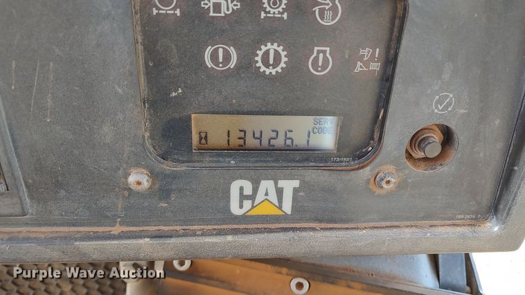 image for item LA9306 2004 Caterpillar D6R LGP Series II  dozer