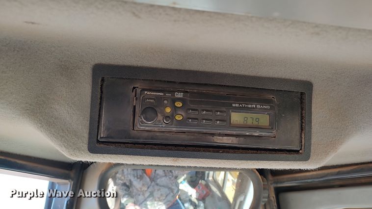 image for item LA9306 2004 Caterpillar D6R LGP Series II  dozer