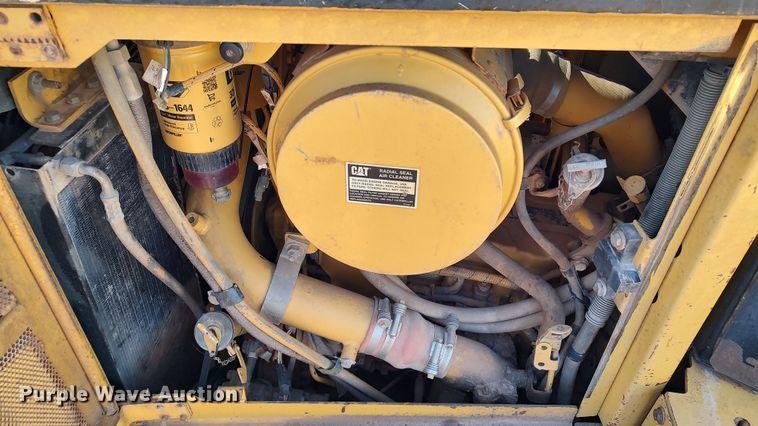 image for item LA9306 2004 Caterpillar D6R LGP Series II  dozer